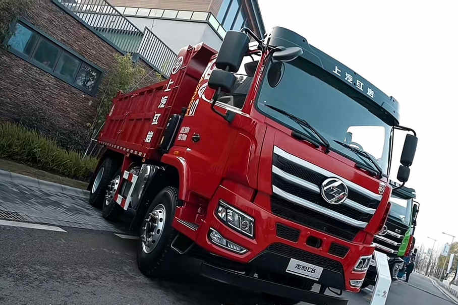 小巧灵活,驾驶舒适,红岩杰豹C6投入乡村振兴,加速“五小工程”建设