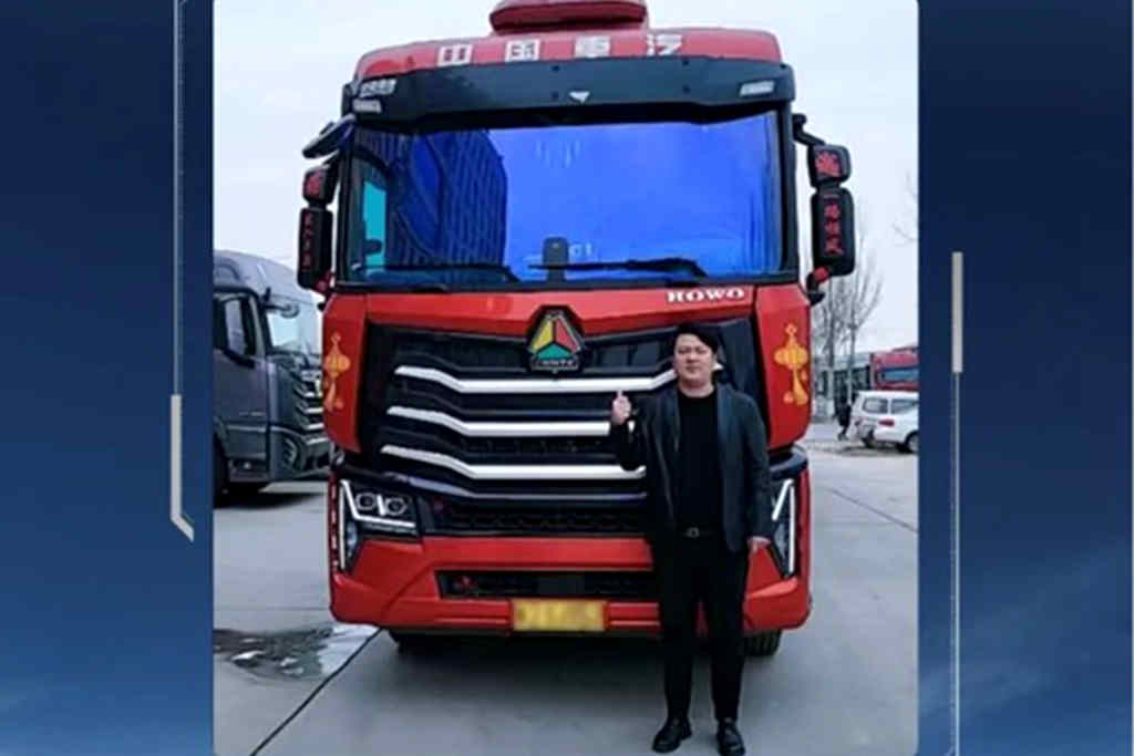 豪沃MAX燃气车:张师傅黑金运输路上的得力助手,财源滚滚的创富利器!