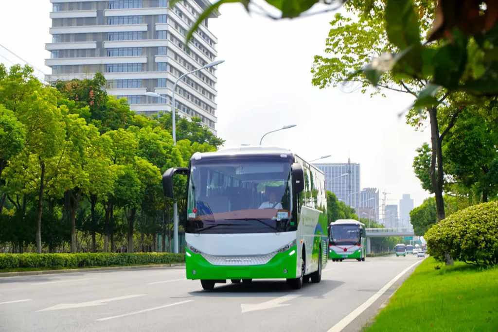 旅游市场火爆开局，安凯客车力助出行旺季 - 第1张