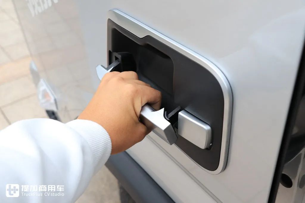 172马力刷新蓝牌轻卡动力榜单,时代领航最新车型领航G6抢先看 - 第7张 - 提加商用车网 172马力刷新蓝牌轻卡动力榜单,时代领航最新车型领航G6抢先看 - 第7张