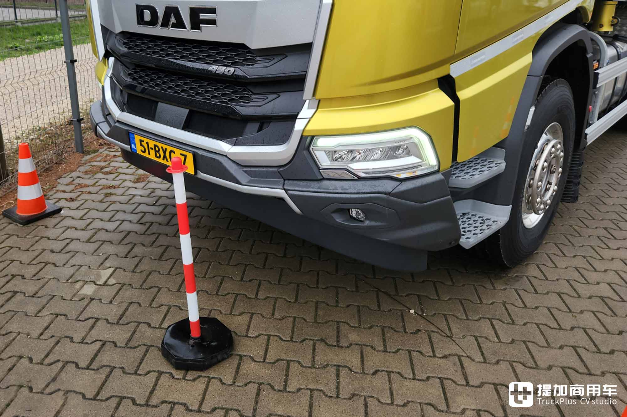 智能化、舒适度、安全性遥遥领先,带你看荷兰达夫XD Extra Robust混合工况自卸车 - 第3张 - 提加商用车网 智能化、舒适度、安全性遥遥领先,带你看荷兰达夫XD Extra Robust混合工况自卸车 - 第3张