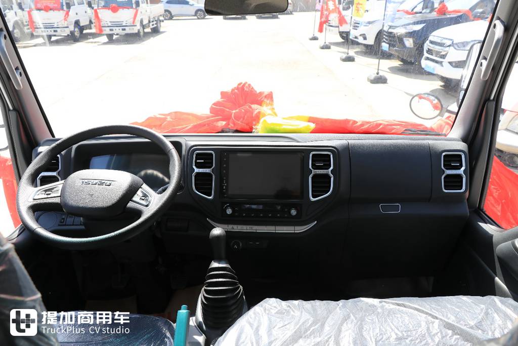 全新庆铃五十铃100P来袭,实拍双排座车型,带你看看它有哪些升级改进 - 第7张 - 提加商用车网 全新庆铃五十铃100P来袭,实拍双排座车型,带你看看它有哪些升级改进 - 第7张