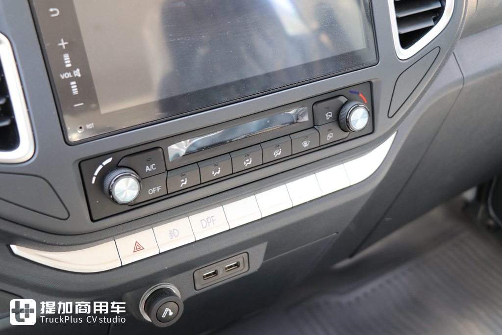 全新庆铃五十铃100P来袭,实拍双排座车型,带你看看它有哪些升级改进 - 第11张 - 提加商用车网 全新庆铃五十铃100P来袭,实拍双排座车型,带你看看它有哪些升级改进 - 第11张