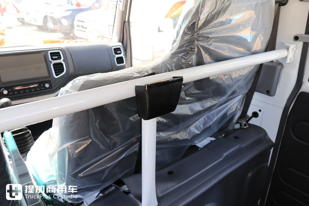 全新庆铃五十铃100P来袭,实拍双排座车型,带你看看它有哪些升级改进 - 第14张 - 提加商用车网 全新庆铃五十铃100P来袭,实拍双排座车型,带你看看它有哪些升级改进 - 第14张