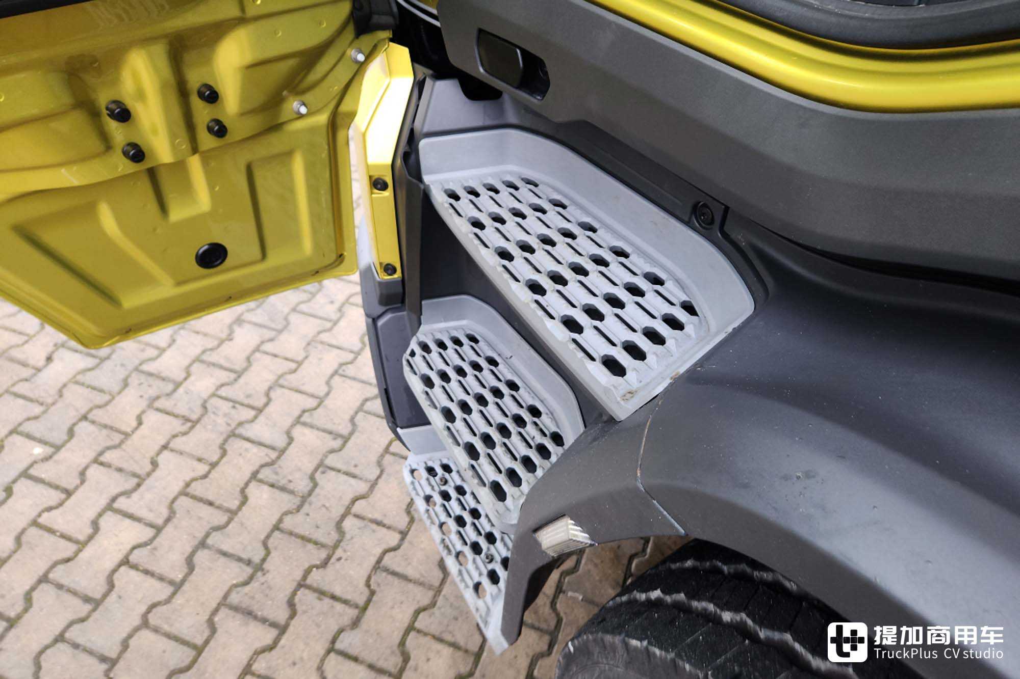 智能化、舒适度、安全性遥遥领先,带你看荷兰达夫XD Extra Robust混合工况自卸车 - 第19张 - 提加商用车网 智能化、舒适度、安全性遥遥领先,带你看荷兰达夫XD Extra Robust混合工况自卸车 - 第19张