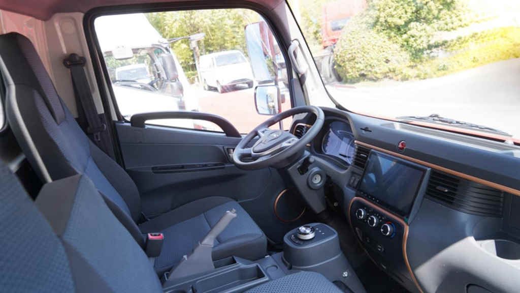 江淮1卡帅铃EV5全国预售发布 物流车电动化解决方案发布！ - 第3张