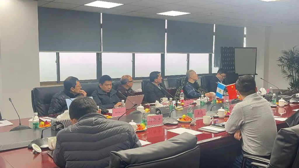 南美和沙特代表团莅临联合重卡,深入洽谈业务合作 - 第5张 - 提加商用车网 南美和沙特代表团莅临联合重卡,深入洽谈业务合作 - 第5张
