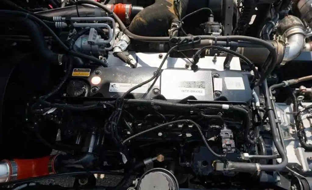 高效节能又舒适,乘龙H5 320大单桥领跑快递市场 - 第2张 - 提加商用车网 高效节能又舒适,乘龙H5 320大单桥领跑快递市场 - 第2张