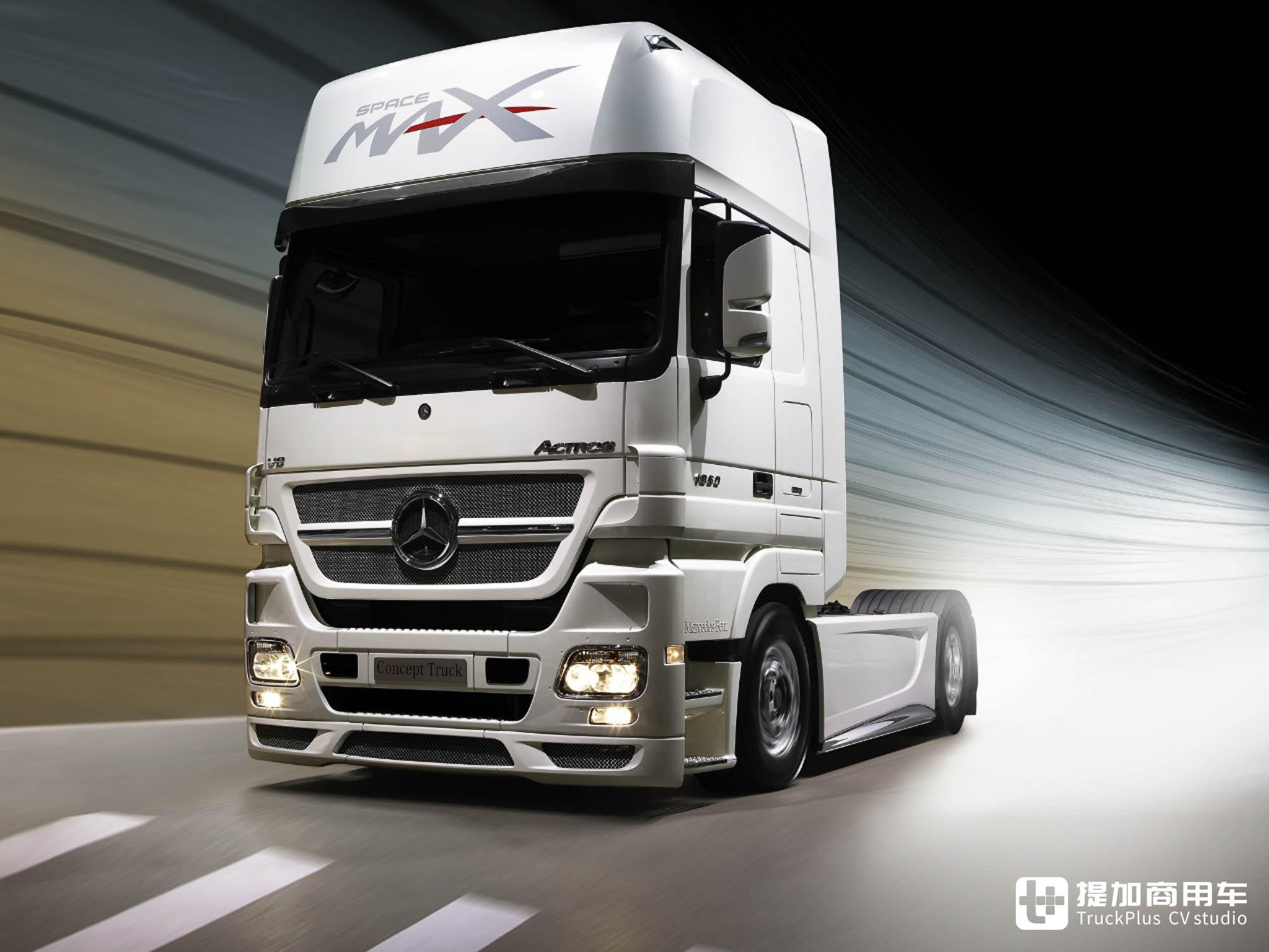 600匹V8的单人生活舱,回顾18年前的奔驰Actros SpaceMax概念车 - 第1张 - 提加商用车网 600匹V8的单人生活舱,回顾18年前的奔驰Actros SpaceMax概念车 - 第1张