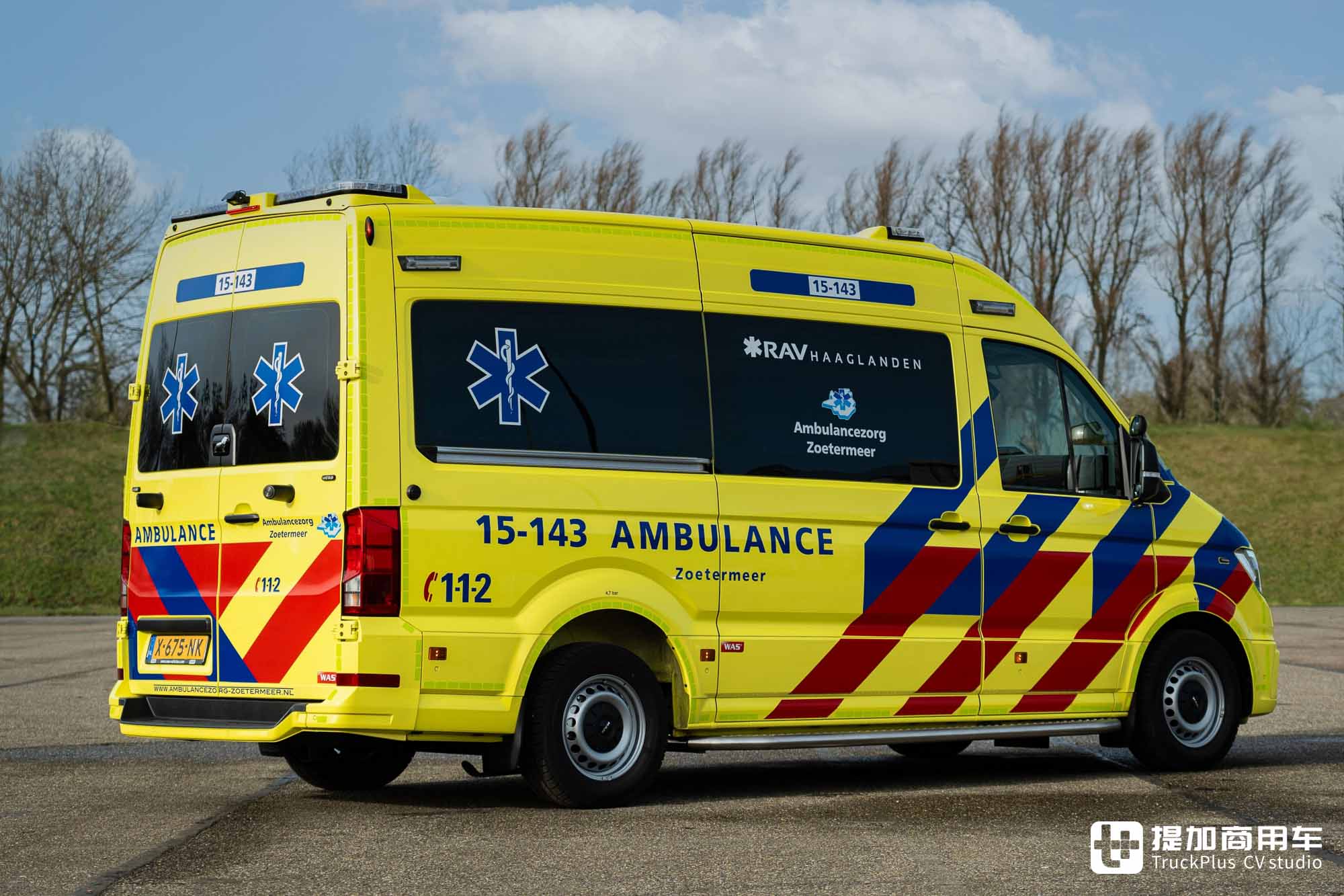 德国曼也有厢货?改装成救护车,实拍曼恩TGE标轴高顶版 - 第1张 - 提加商用车网 德国曼也有厢货?改装成救护车,实拍曼恩TGE标轴高顶版 - 第1张