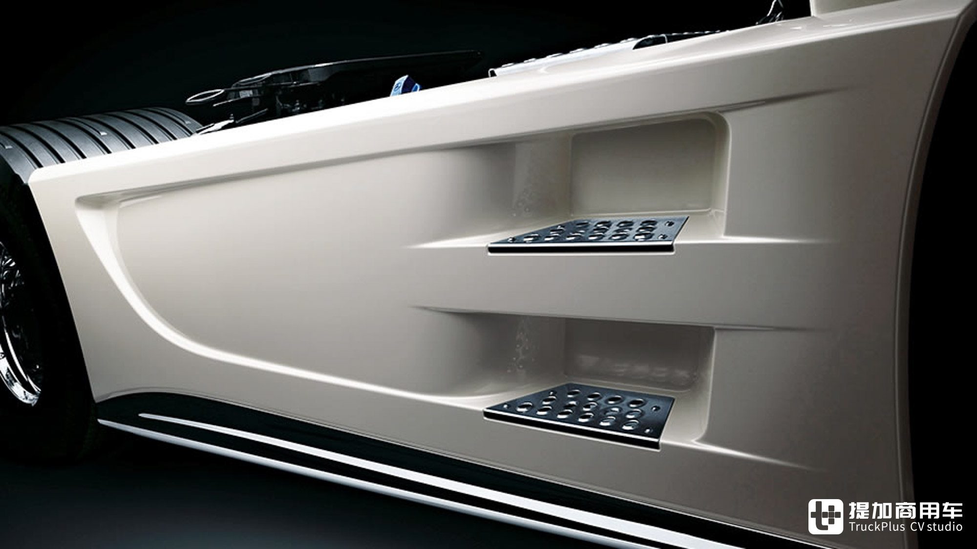 600匹V8的单人生活舱,回顾18年前的奔驰Actros SpaceMax概念车 - 第11张 - 提加商用车网 600匹V8的单人生活舱,回顾18年前的奔驰Actros SpaceMax概念车 - 第11张