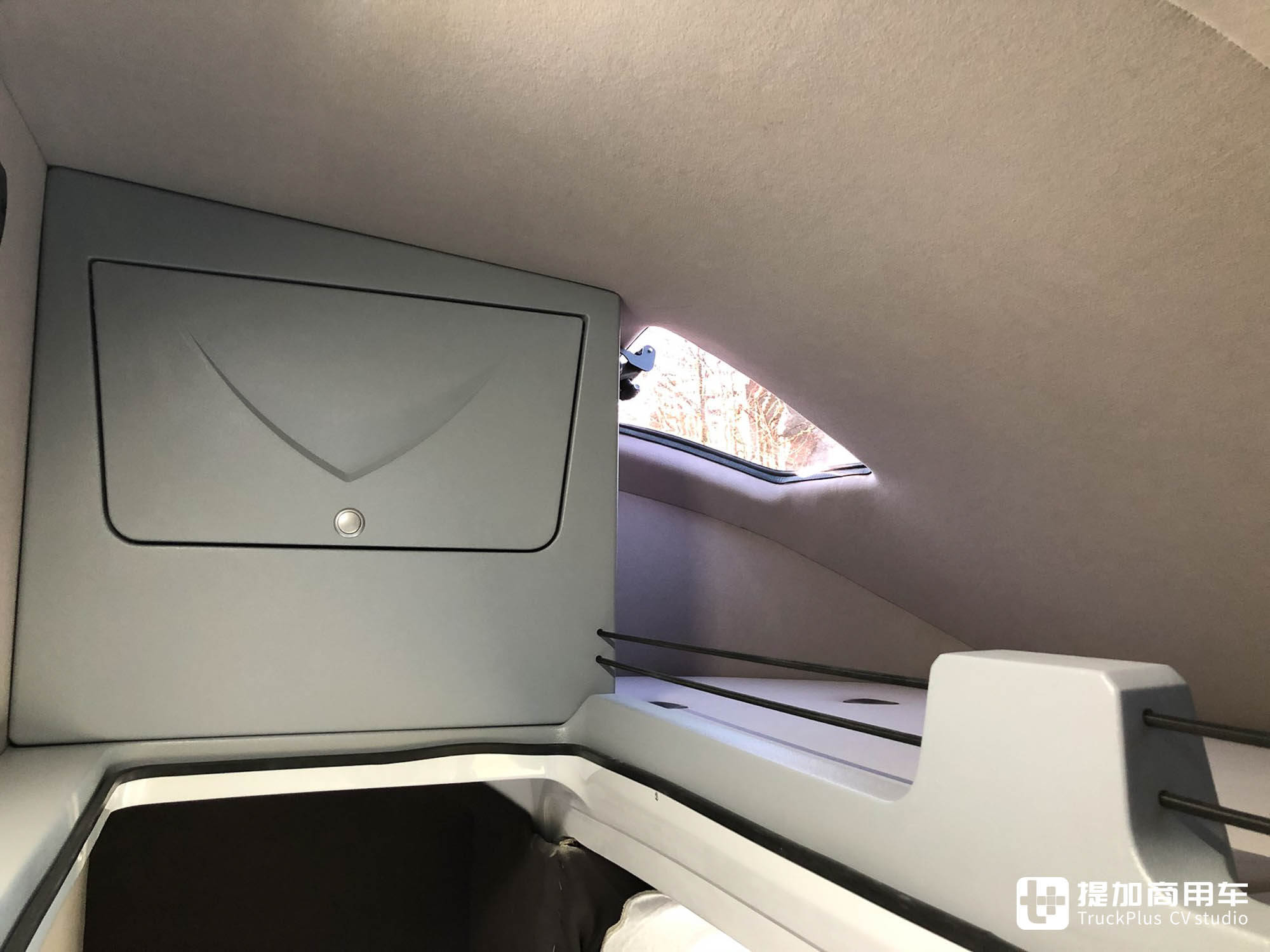 轻客也配生活舱?带大卧铺还能做饭,带你看波兰特色的依维柯Daily车型 - 第11张 - 提加商用车网 轻客也配生活舱?带大卧铺还能做饭,带你看波兰特色的依维柯Daily车型 - 第11张