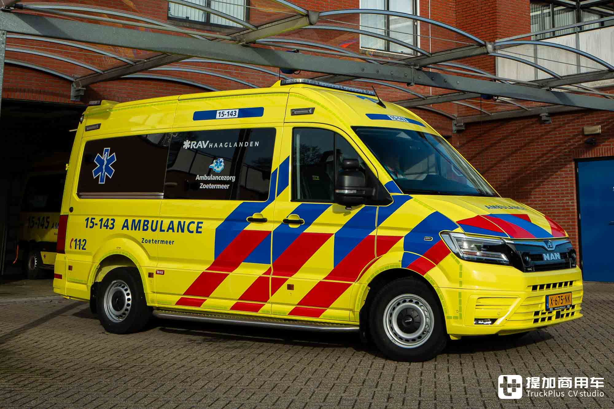 德国曼也有厢货?改装成救护车,实拍曼恩TGE标轴高顶版 - 第11张 - 提加商用车网 德国曼也有厢货?改装成救护车,实拍曼恩TGE标轴高顶版 - 第11张