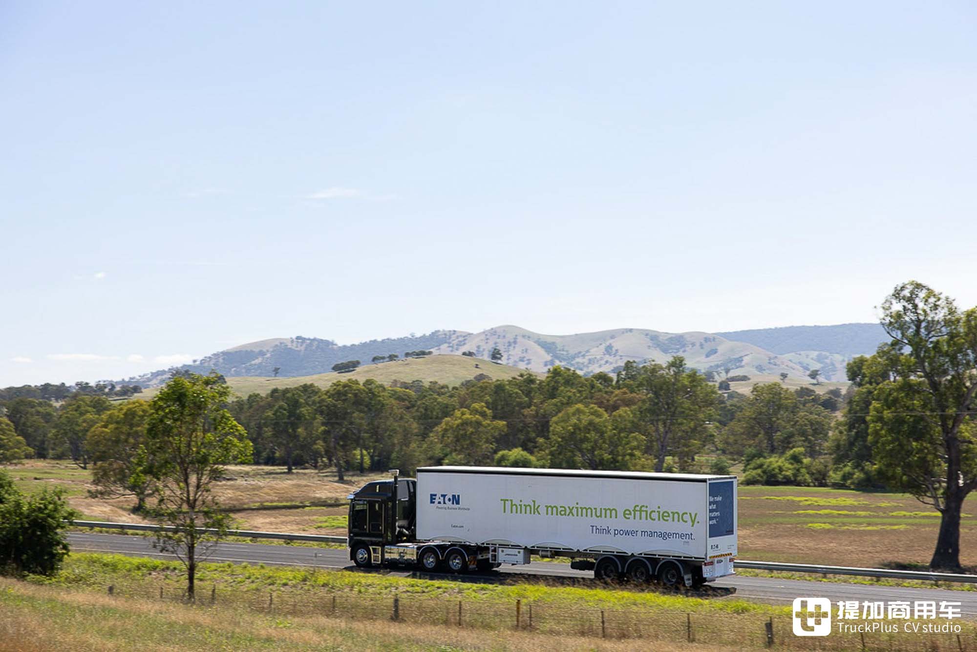 美式平头卡车见过没?搭载大号驾驶室,再带你看肯沃斯K220牵引车 - 第12张 - 提加商用车网 美式平头卡车见过没?搭载大号驾驶室,再带你看肯沃斯K220牵引车 - 第12张
