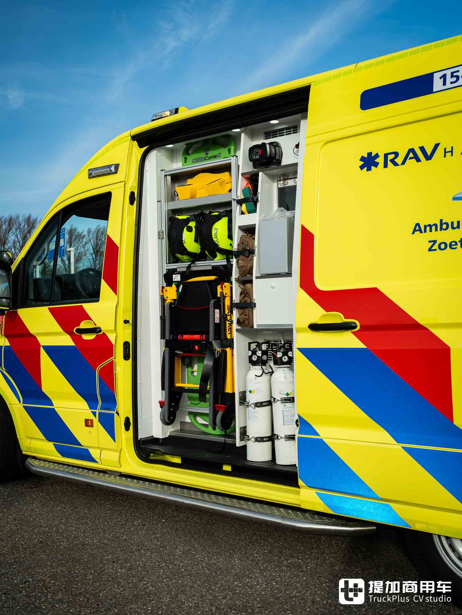 德国曼也有厢货?改装成救护车,实拍曼恩TGE标轴高顶版 - 第14张 - 提加商用车网 德国曼也有厢货?改装成救护车,实拍曼恩TGE标轴高顶版 - 第14张