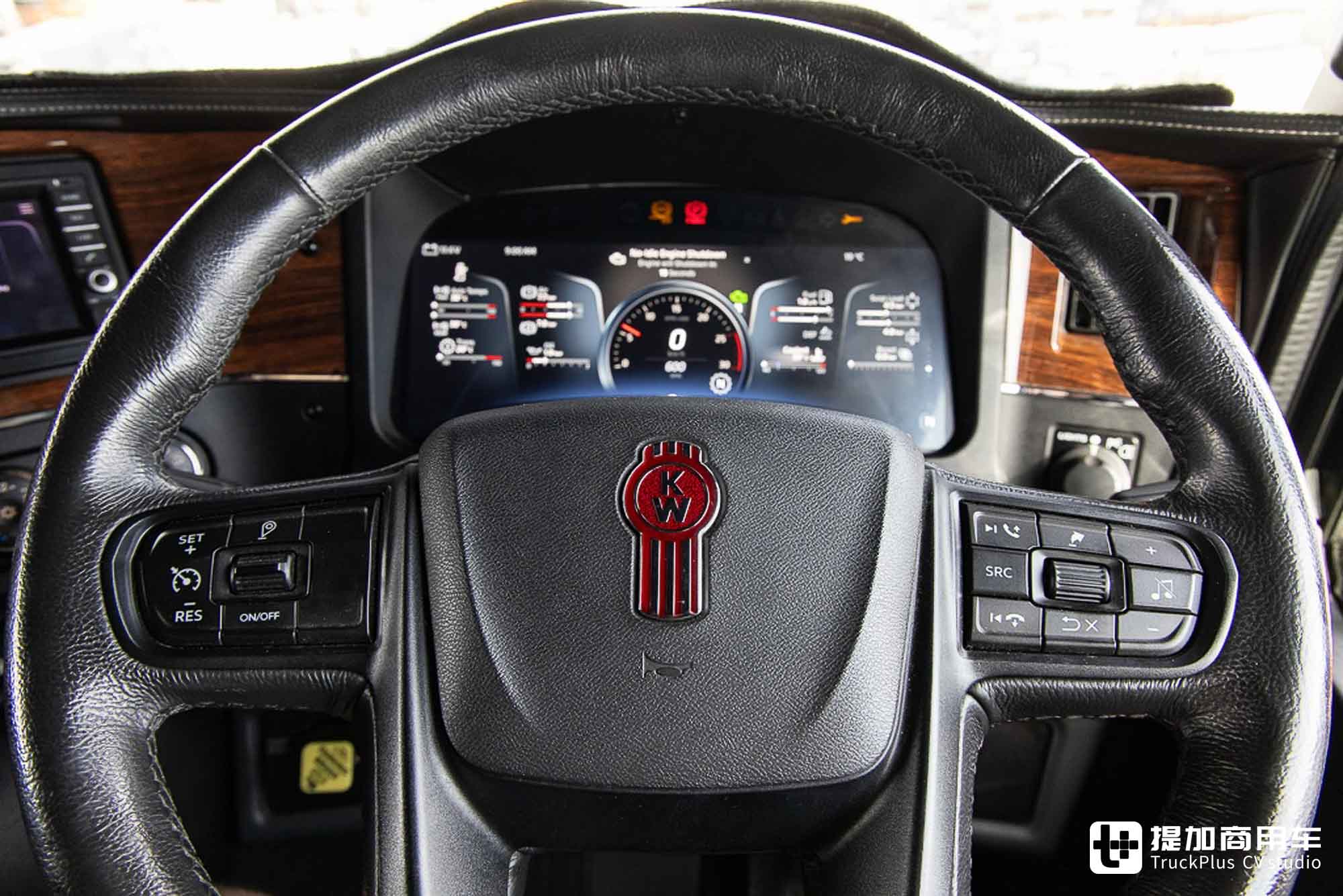 美式平头卡车见过没?搭载大号驾驶室,再带你看肯沃斯K220牵引车 - 第15张 - 提加商用车网 美式平头卡车见过没?搭载大号驾驶室,再带你看肯沃斯K220牵引车 - 第15张