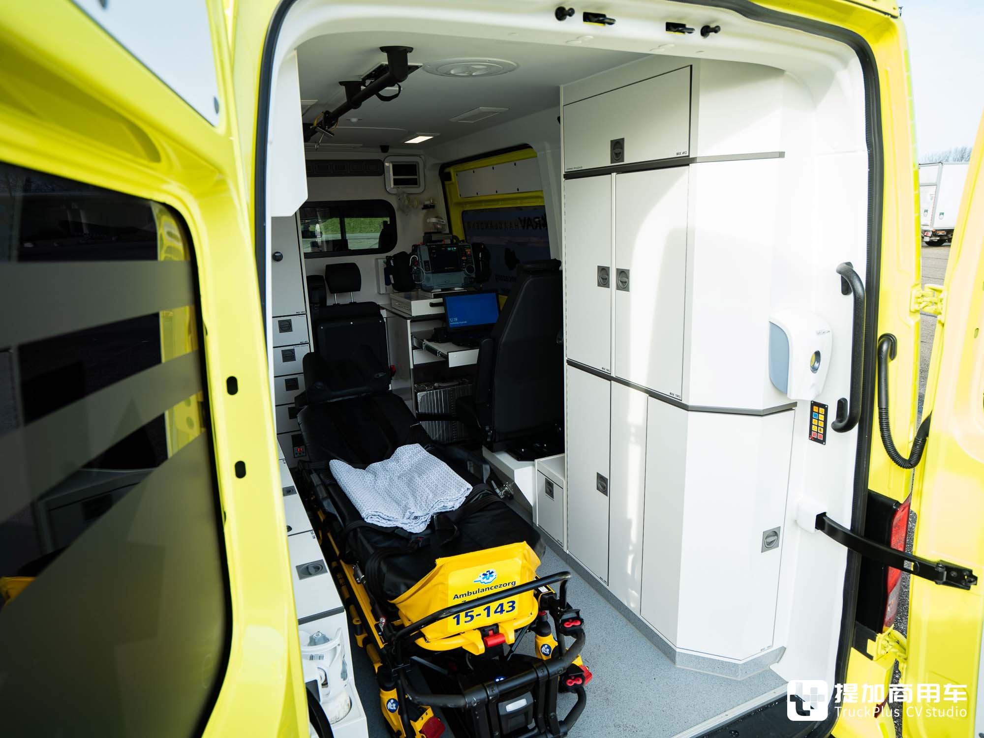 德国曼也有厢货?改装成救护车,实拍曼恩TGE标轴高顶版 - 第15张 - 提加商用车网 德国曼也有厢货?改装成救护车,实拍曼恩TGE标轴高顶版 - 第15张