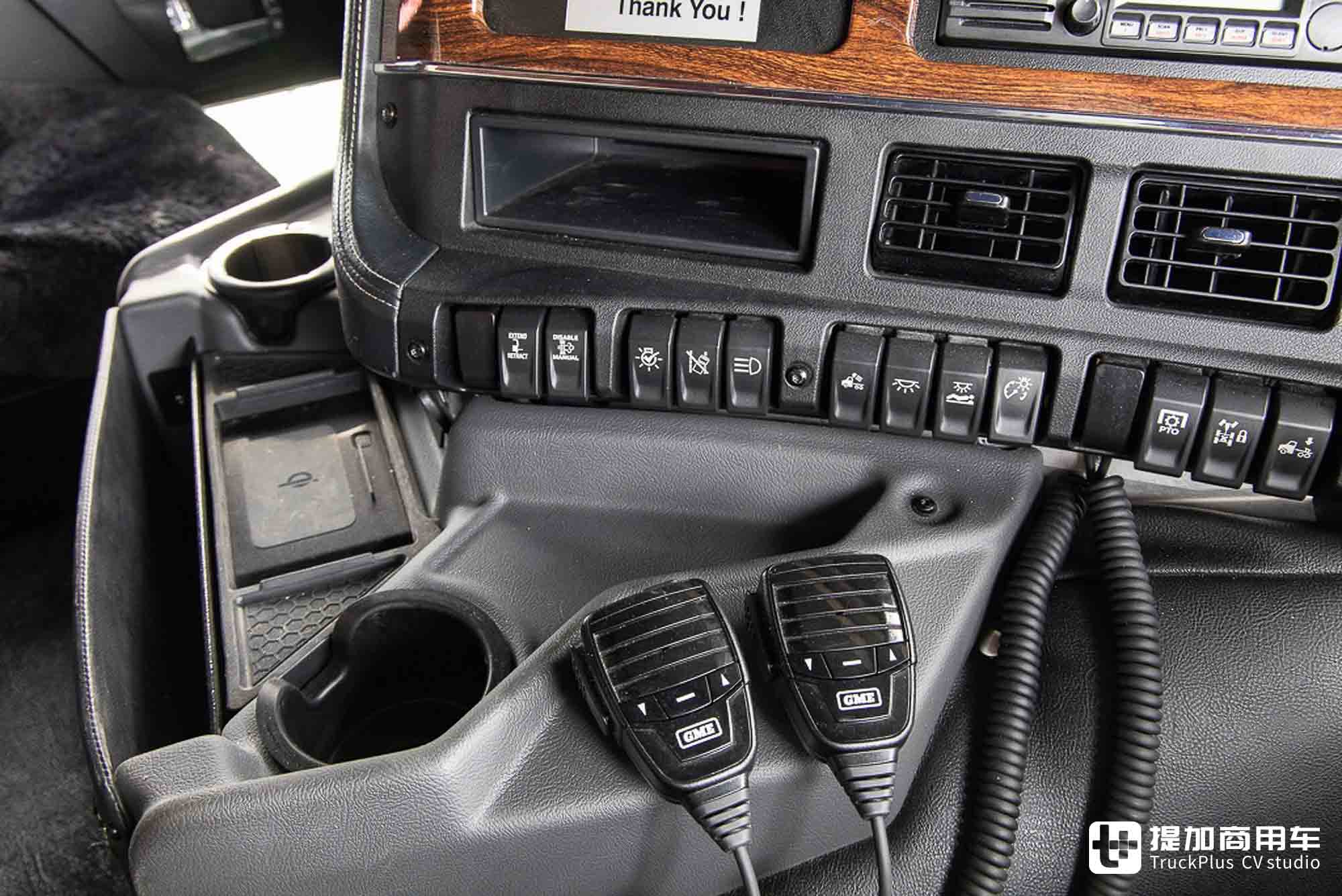 美式平头卡车见过没?搭载大号驾驶室,再带你看肯沃斯K220牵引车 - 第17张 - 提加商用车网 美式平头卡车见过没?搭载大号驾驶室,再带你看肯沃斯K220牵引车 - 第17张