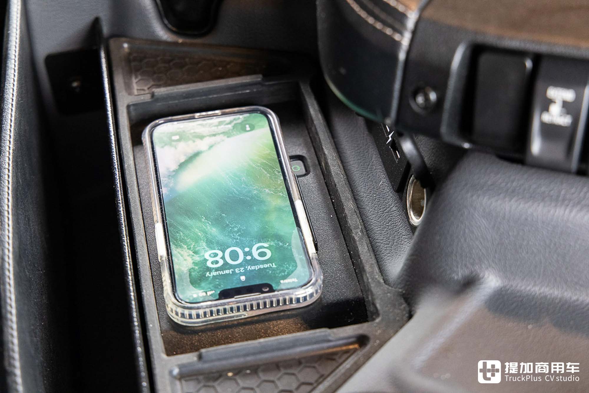 美式平头卡车见过没?搭载大号驾驶室,再带你看肯沃斯K220牵引车 - 第18张 - 提加商用车网 美式平头卡车见过没?搭载大号驾驶室,再带你看肯沃斯K220牵引车 - 第18张