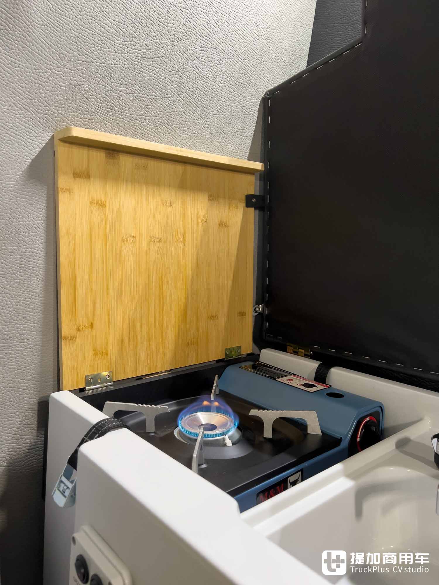 轻客也配生活舱?带大卧铺还能做饭,带你看波兰特色的依维柯Daily车型 - 第18张 - 提加商用车网 轻客也配生活舱?带大卧铺还能做饭,带你看波兰特色的依维柯Daily车型 - 第18张