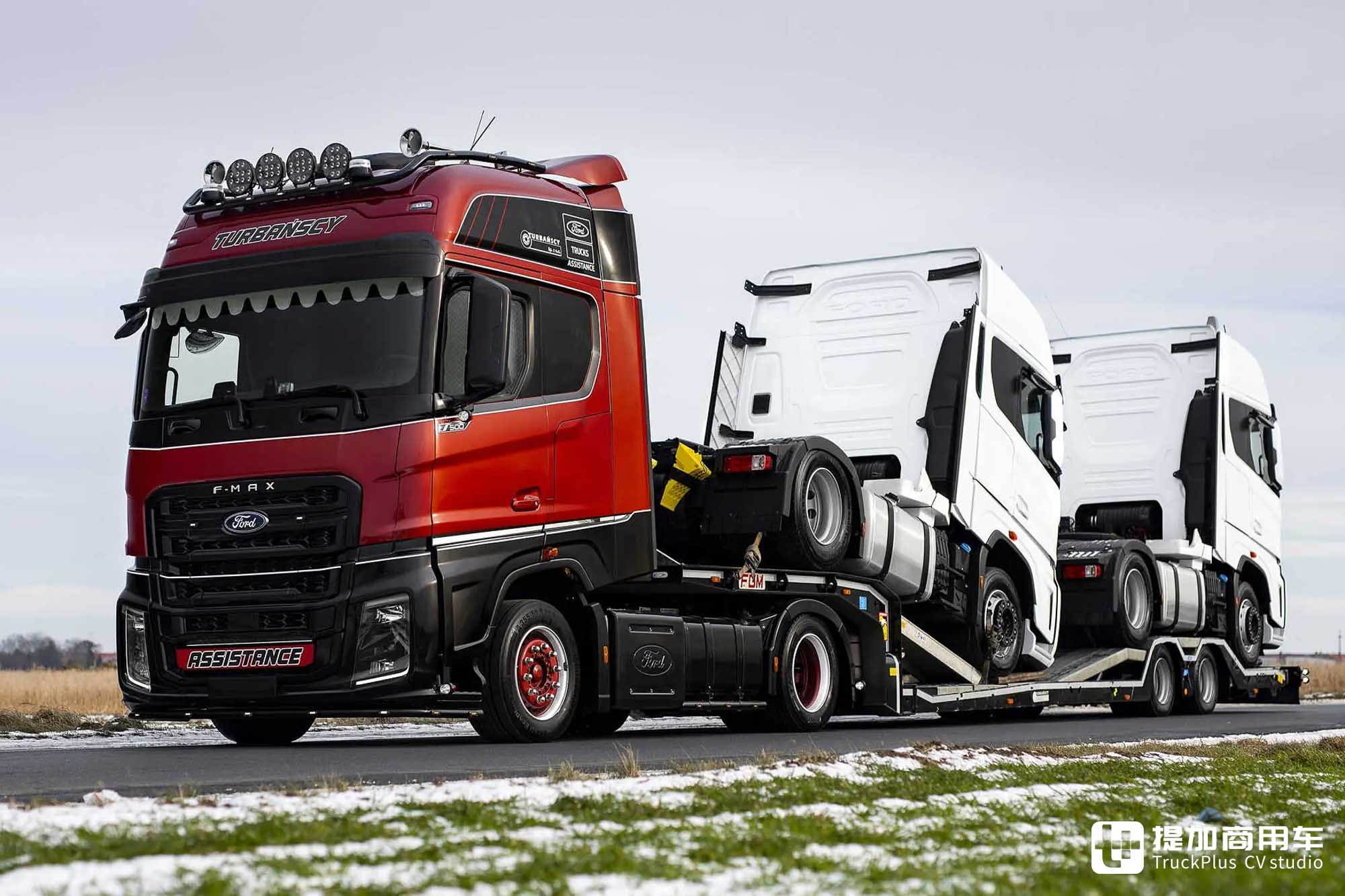 损毁后浴火重生,运动风内外爆改,这台福特F-MAX牵引车可真有故事 - 第19张 - 提加商用车网 损毁后浴火重生,运动风内外爆改,这台福特F-MAX牵引车可真有故事 - 第19张