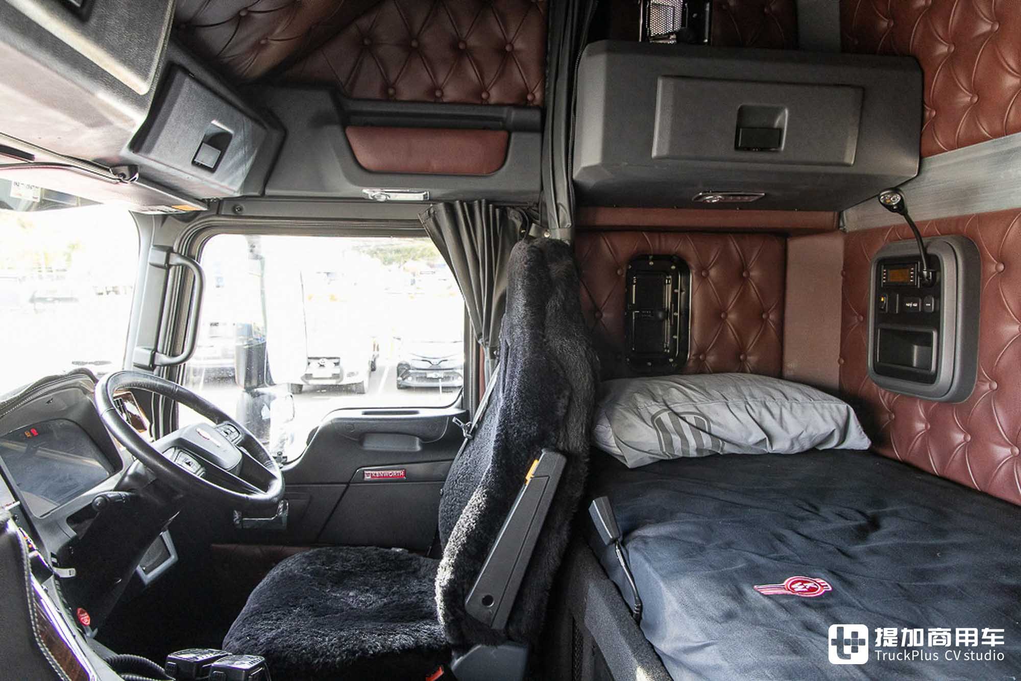 美式平头卡车见过没?搭载大号驾驶室,再带你看肯沃斯K220牵引车 - 第19张 - 提加商用车网 美式平头卡车见过没?搭载大号驾驶室,再带你看肯沃斯K220牵引车 - 第19张