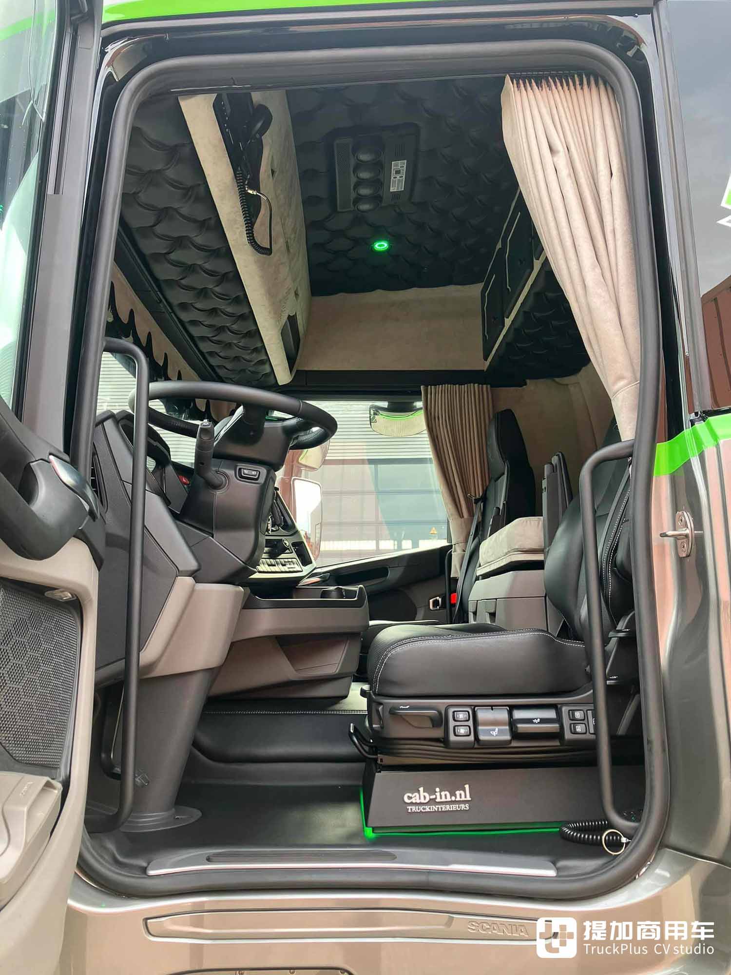 车长不超10米,四轴8x2驱动,这台斯堪尼亚R 500随车吊真是“赏心悦目” - 第19张 - 提加商用车网 车长不超10米,四轴8x2驱动,这台斯堪尼亚R 500随车吊真是“赏心悦目” - 第19张