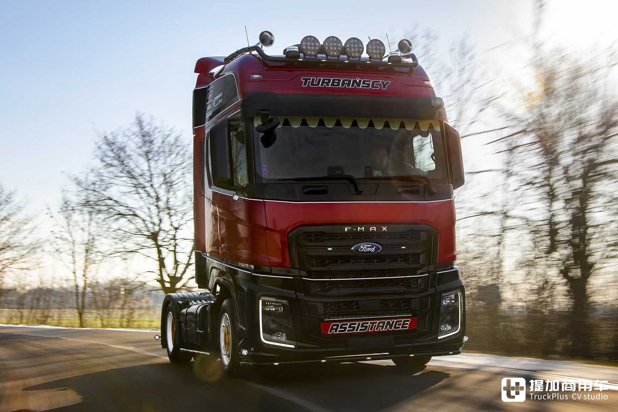 损毁后浴火重生,运动风内外爆改,这台福特F-MAX牵引车可真有故事 - 第2张 - 提加商用车网 损毁后浴火重生,运动风内外爆改,这台福特F-MAX牵引车可真有故事 - 第2张