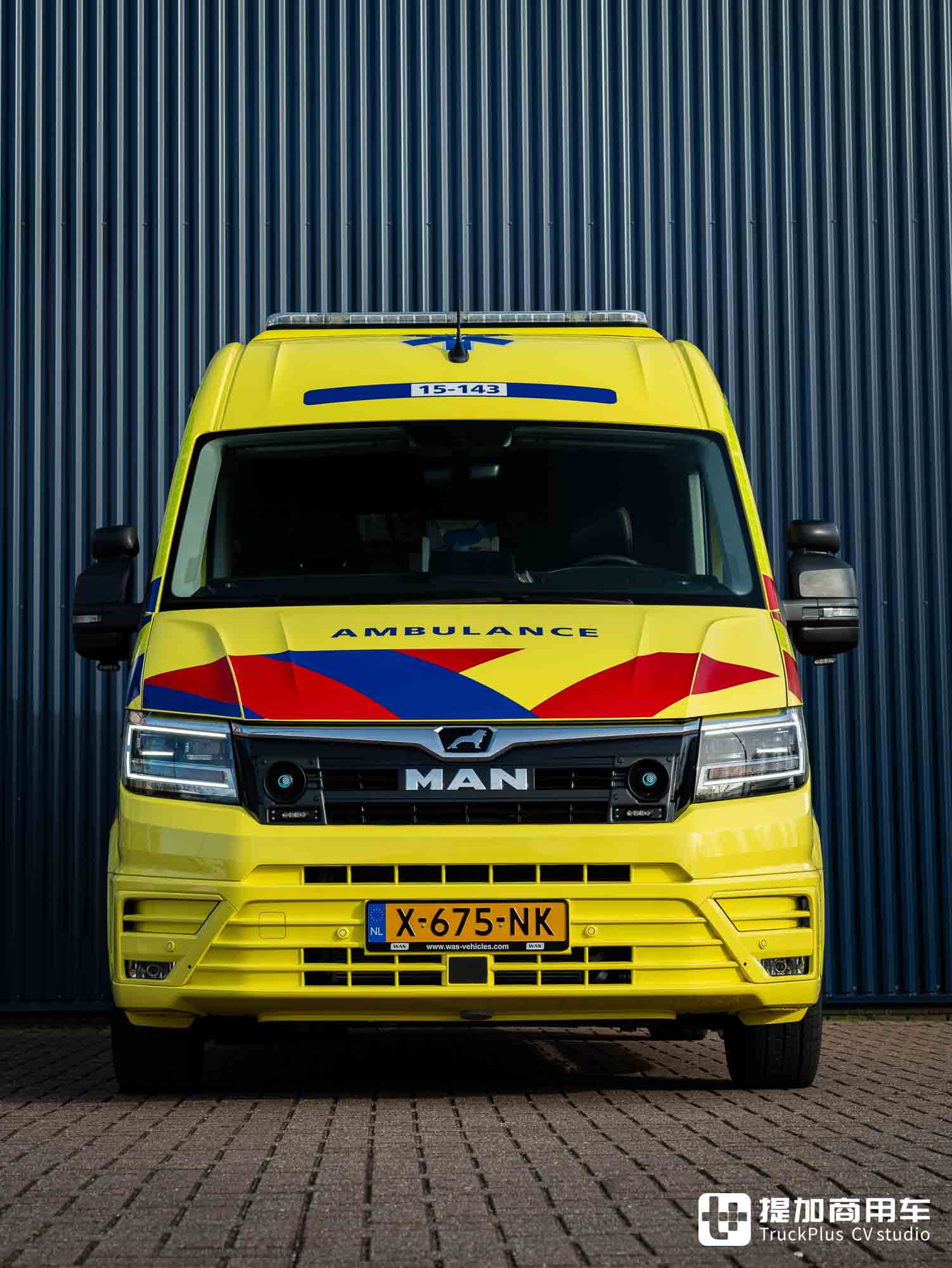 德国曼也有厢货?改装成救护车,实拍曼恩TGE标轴高顶版 - 第2张 - 提加商用车网 德国曼也有厢货?改装成救护车,实拍曼恩TGE标轴高顶版 - 第2张