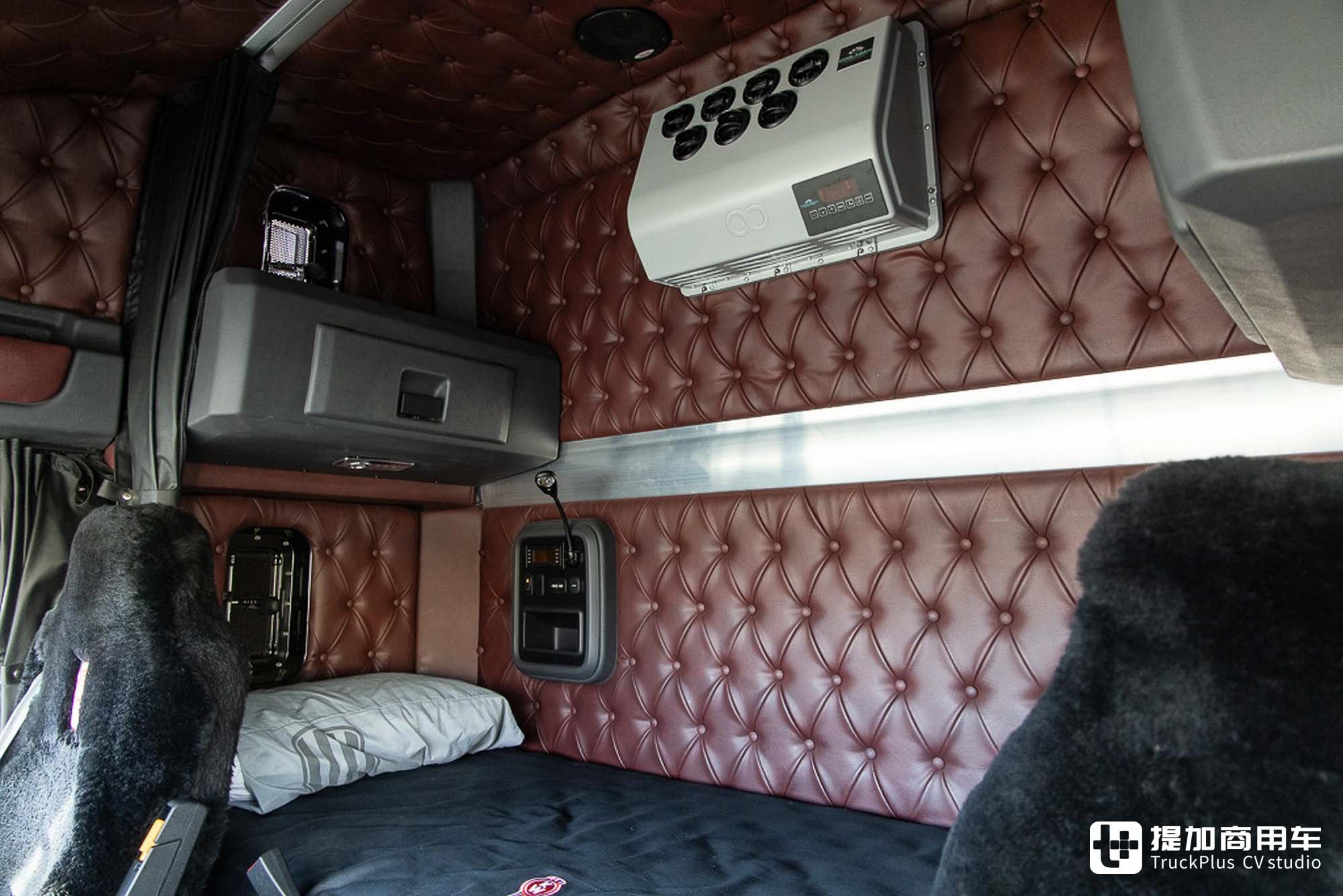 美式平头卡车见过没?搭载大号驾驶室,再带你看肯沃斯K220牵引车 - 第20张 - 提加商用车网 美式平头卡车见过没?搭载大号驾驶室,再带你看肯沃斯K220牵引车 - 第20张