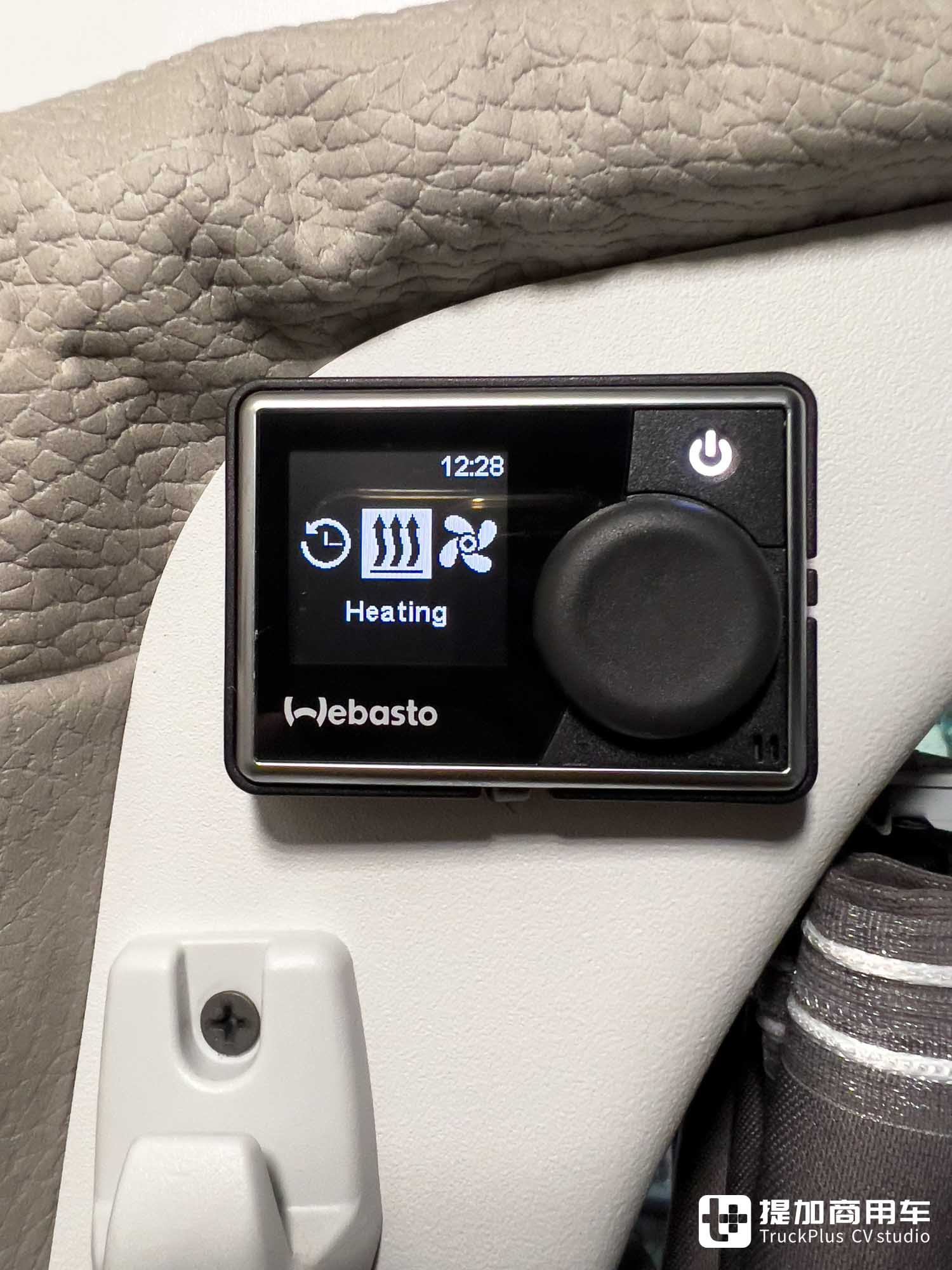 轻客也配生活舱?带大卧铺还能做饭,带你看波兰特色的依维柯Daily车型 - 第20张 - 提加商用车网 轻客也配生活舱?带大卧铺还能做饭,带你看波兰特色的依维柯Daily车型 - 第20张