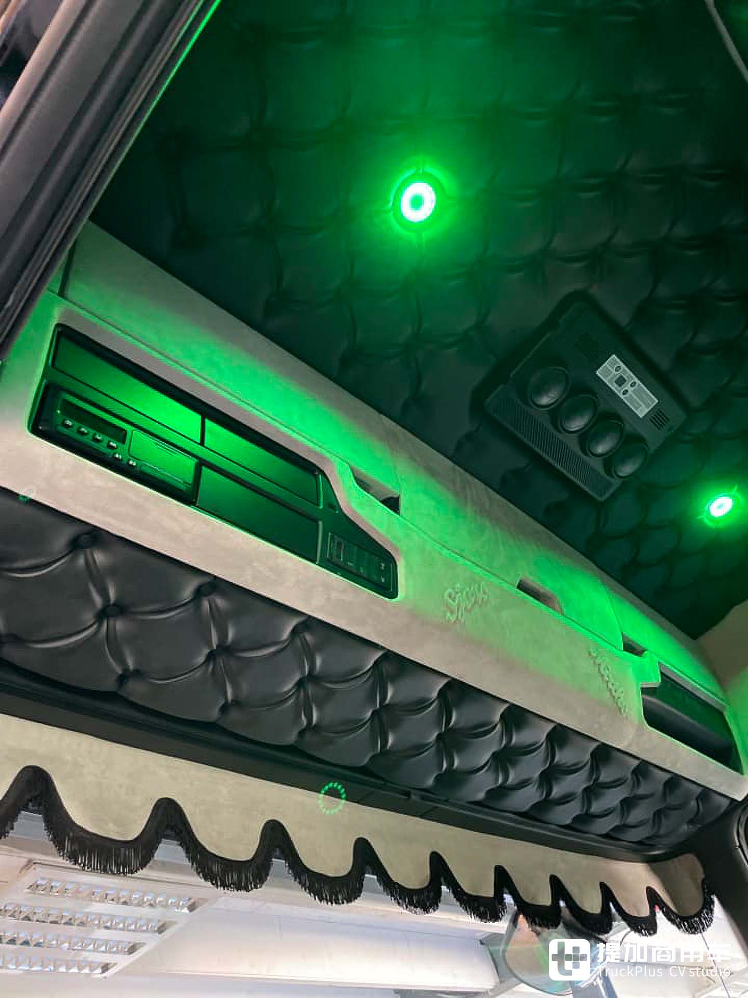 车长不超10米,四轴8x2驱动,这台斯堪尼亚R 500随车吊真是“赏心悦目” - 第21张 - 提加商用车网 车长不超10米,四轴8x2驱动,这台斯堪尼亚R 500随车吊真是“赏心悦目” - 第21张