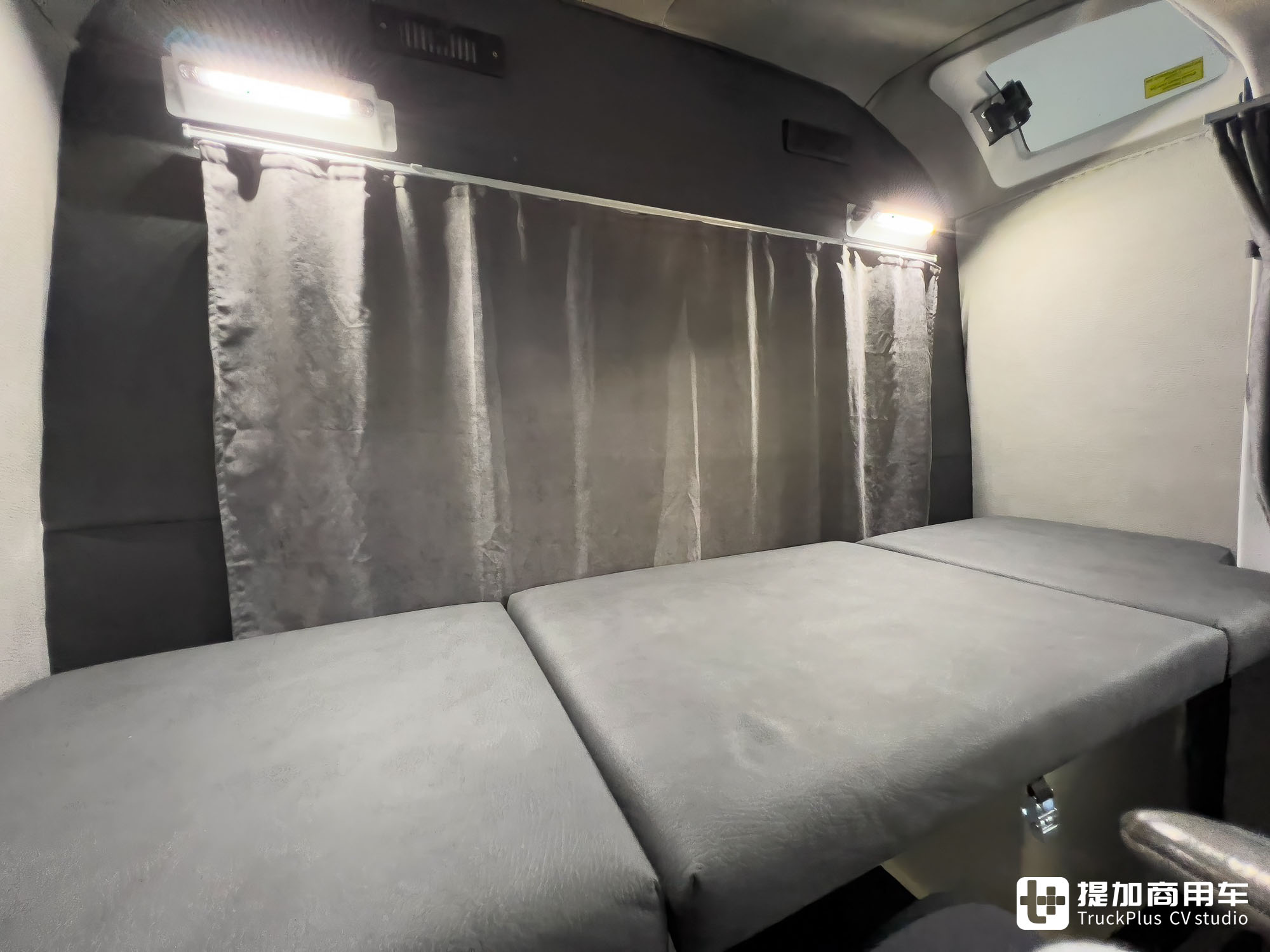 轻客也配生活舱?带大卧铺还能做饭,带你看波兰特色的依维柯Daily车型 - 第21张 - 提加商用车网 轻客也配生活舱?带大卧铺还能做饭,带你看波兰特色的依维柯Daily车型 - 第21张