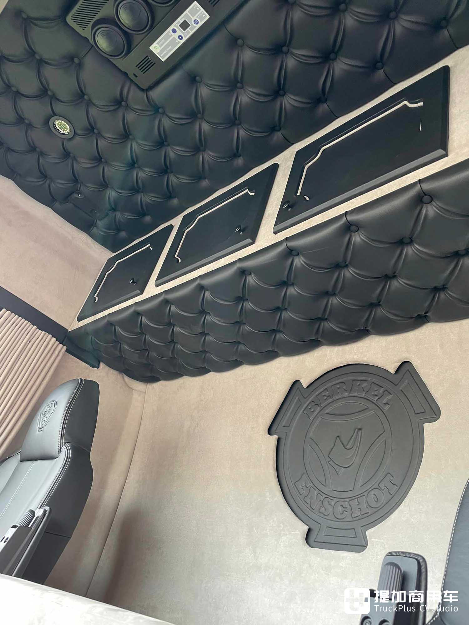 车长不超10米,四轴8x2驱动,这台斯堪尼亚R 500随车吊真是“赏心悦目” - 第22张 - 提加商用车网 车长不超10米,四轴8x2驱动,这台斯堪尼亚R 500随车吊真是“赏心悦目” - 第22张