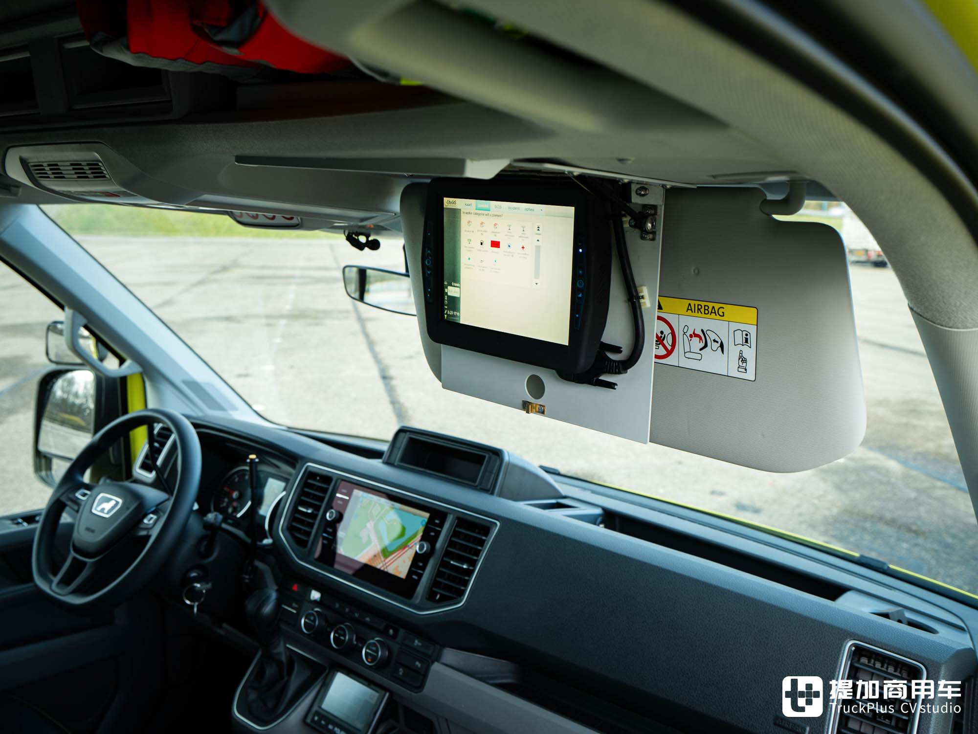 德国曼也有厢货?改装成救护车,实拍曼恩TGE标轴高顶版 - 第22张 - 提加商用车网 德国曼也有厢货?改装成救护车,实拍曼恩TGE标轴高顶版 - 第22张