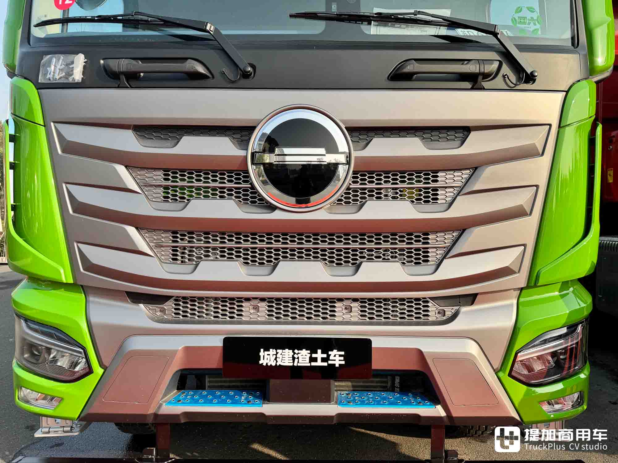 为合规城建渣土运输量身打造,北京重卡追梦8x4城建渣土车 - 第3张 - 提加商用车网 为合规城建渣土运输量身打造,北京重卡追梦8x4城建渣土车 - 第3张