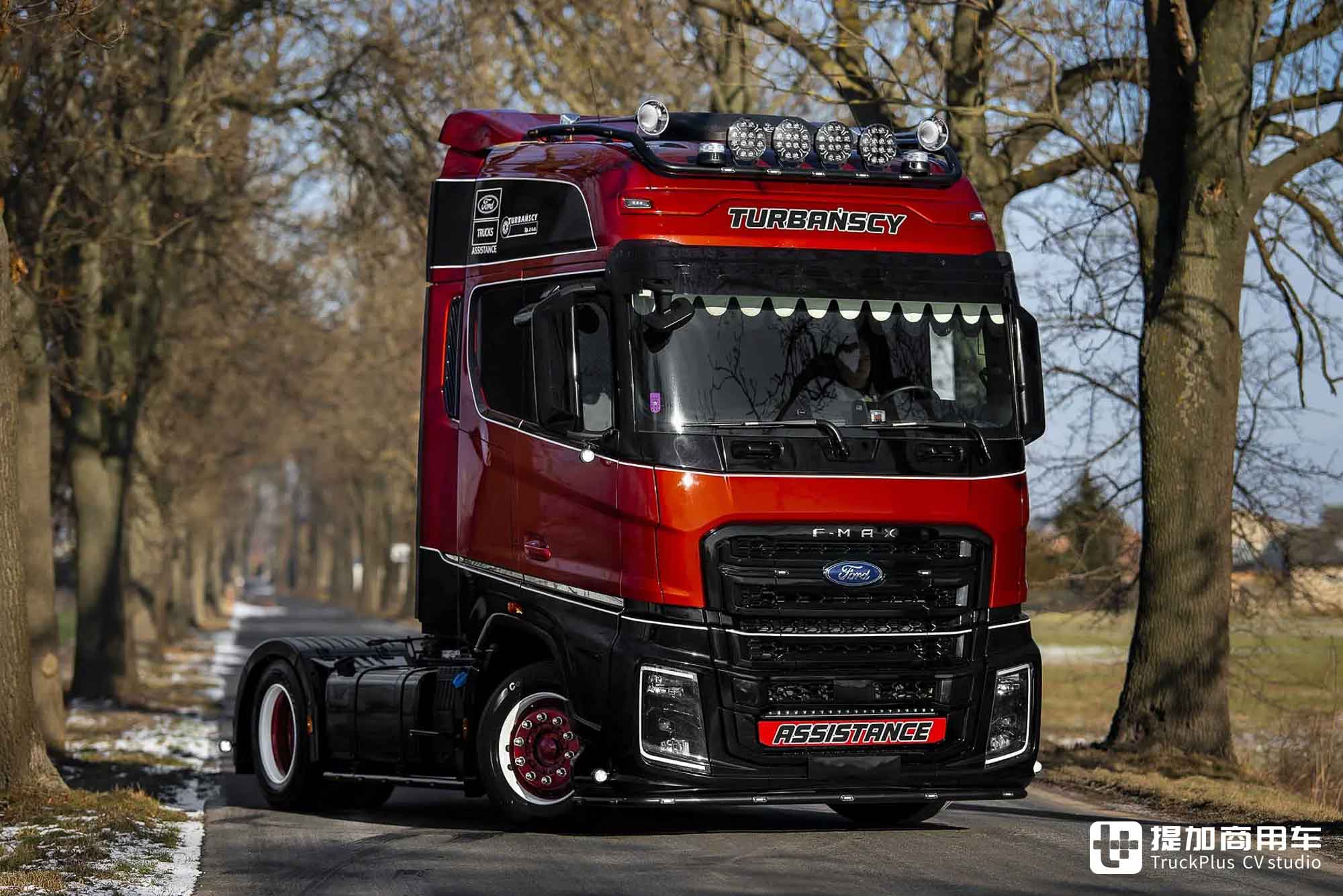 损毁后浴火重生,运动风内外爆改,这台福特F-MAX牵引车可真有故事 - 第4张 - 提加商用车网 损毁后浴火重生,运动风内外爆改,这台福特F-MAX牵引车可真有故事 - 第4张