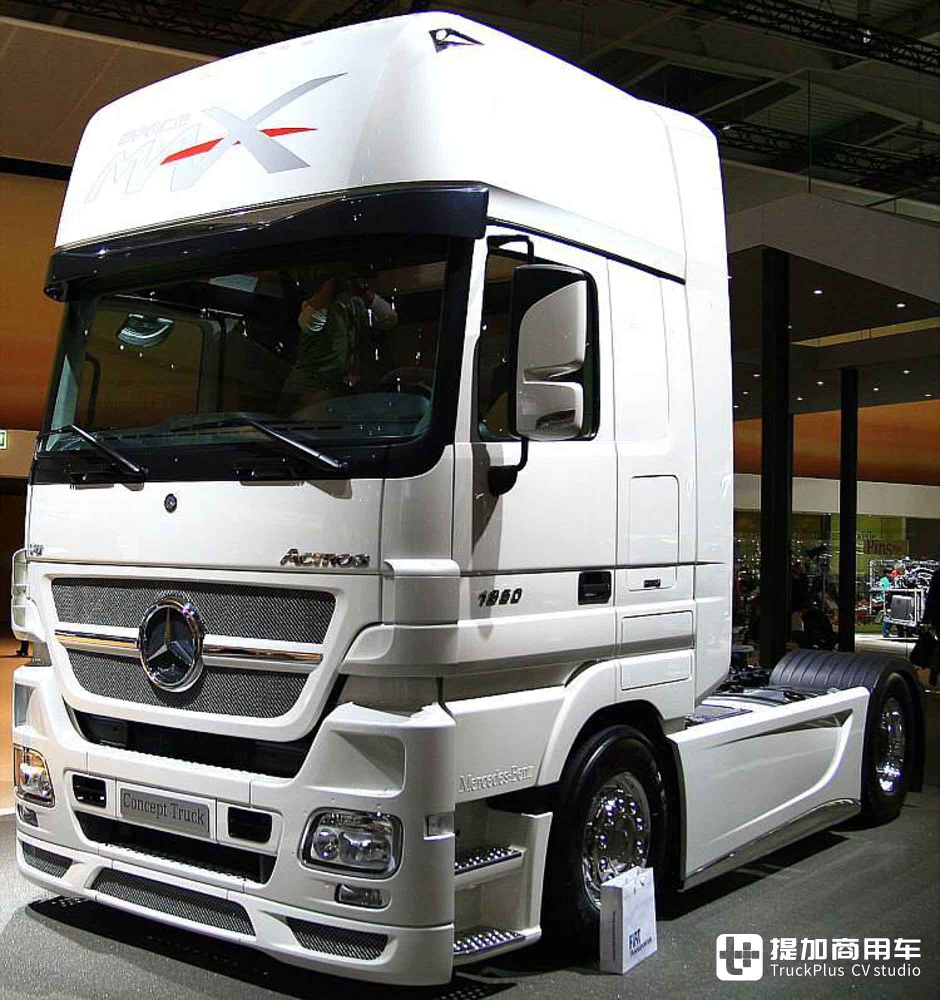 600匹V8的单人生活舱,回顾18年前的奔驰Actros SpaceMax概念车 - 第6张 - 提加商用车网 600匹V8的单人生活舱,回顾18年前的奔驰Actros SpaceMax概念车 - 第6张