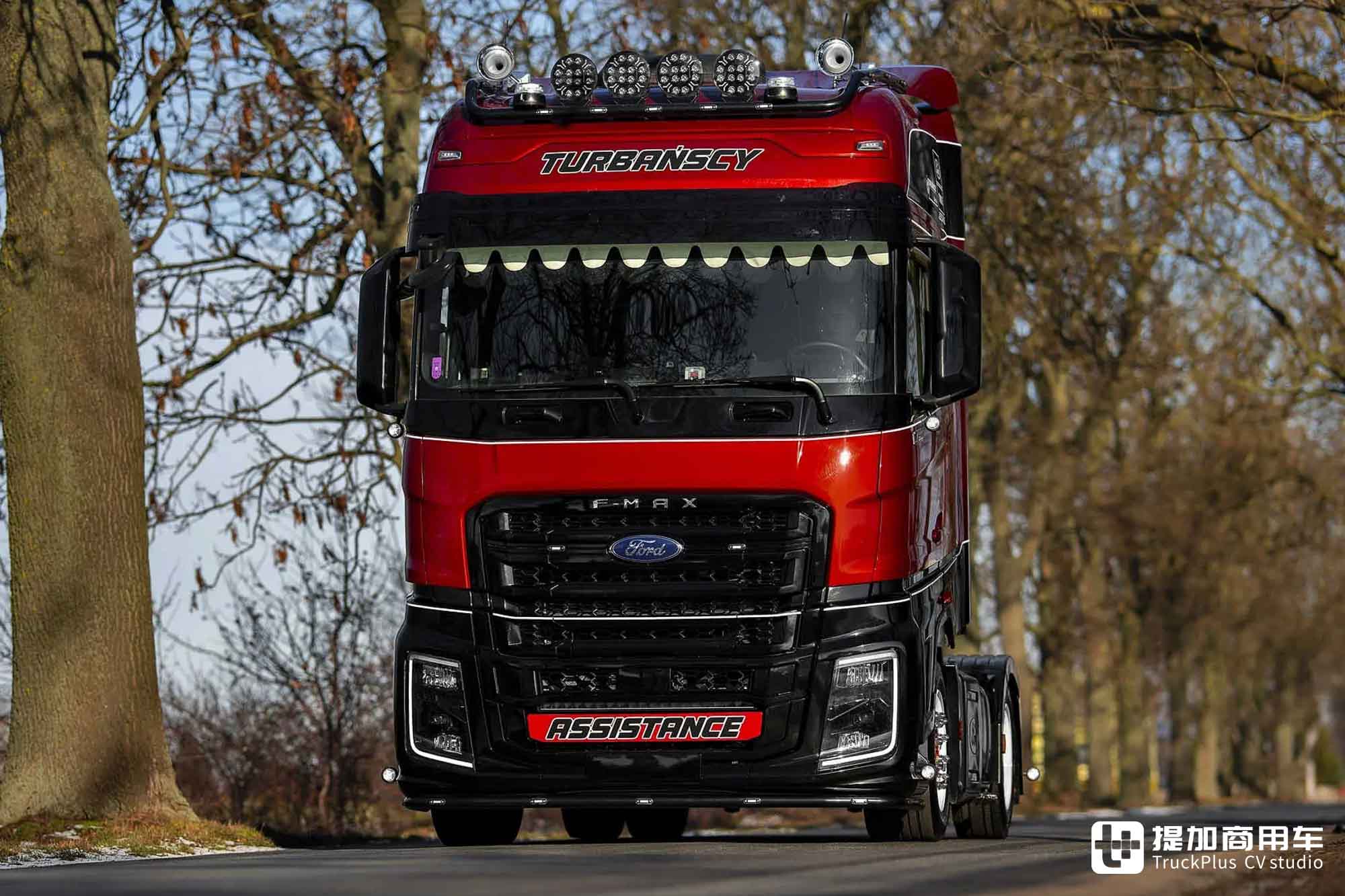 损毁后浴火重生,运动风内外爆改,这台福特F-MAX牵引车可真有故事 - 第7张 - 提加商用车网 损毁后浴火重生,运动风内外爆改,这台福特F-MAX牵引车可真有故事 - 第7张