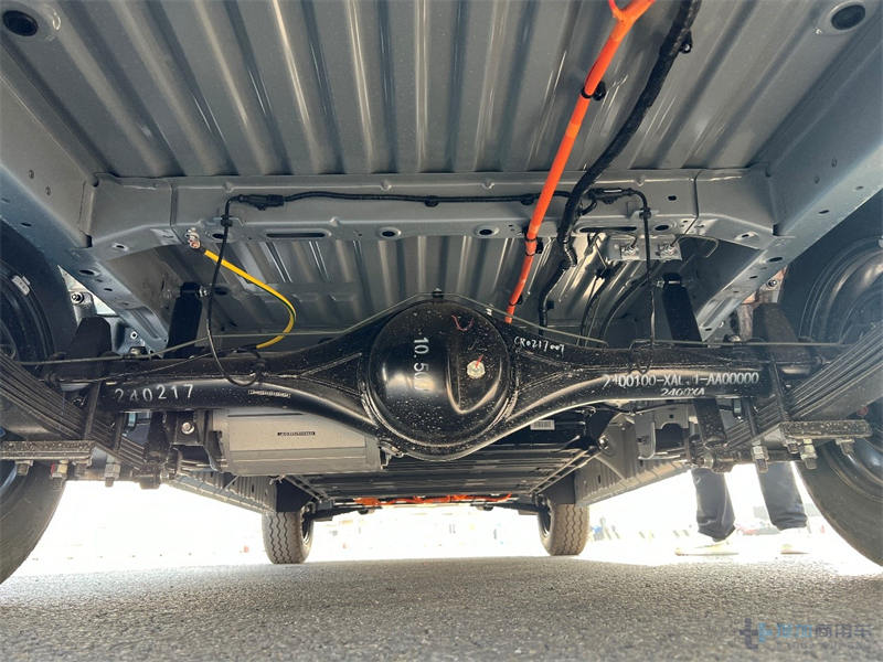 造型新颖 巨能“装” 鑫源E3实拍评测 - 第12张 - 提加商用车网 造型新颖 巨能“装” 鑫源E3实拍评测 - 第12张