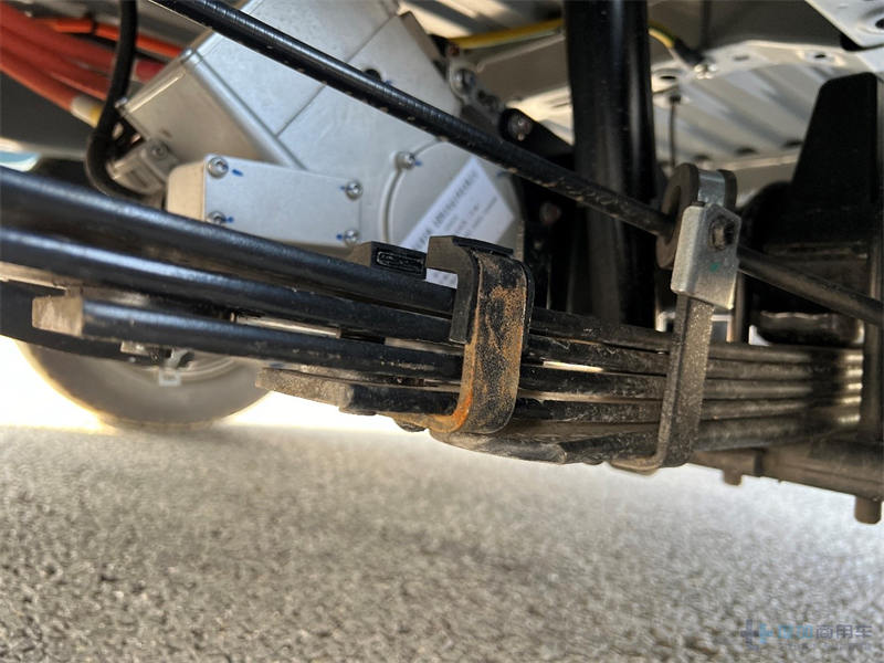 造型新颖 巨能“装” 鑫源E3实拍评测 - 第13张 - 提加商用车网 造型新颖 巨能“装” 鑫源E3实拍评测 - 第13张