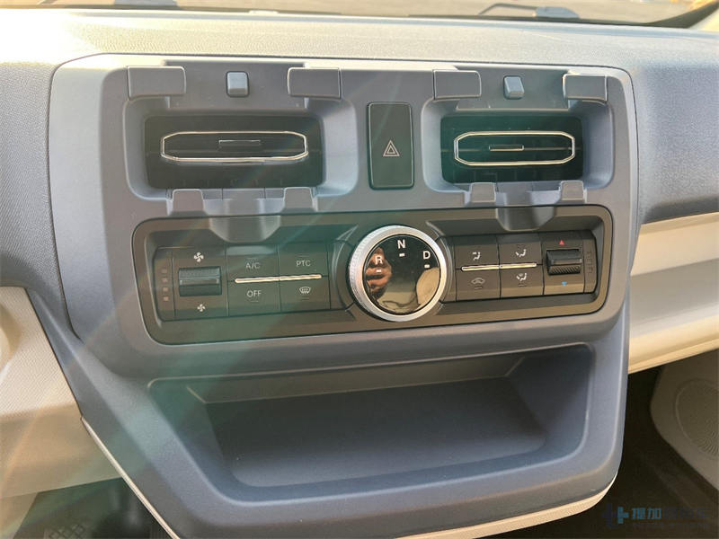 造型新颖 巨能“装” 鑫源E3实拍评测 - 第17张 - 提加商用车网 造型新颖 巨能“装” 鑫源E3实拍评测 - 第17张