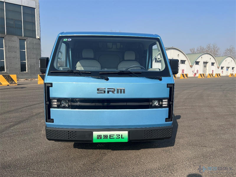 造型新颖 巨能“装” 鑫源E3实拍评测 - 第2张 - 提加商用车网 造型新颖 巨能“装” 鑫源E3实拍评测 - 第2张