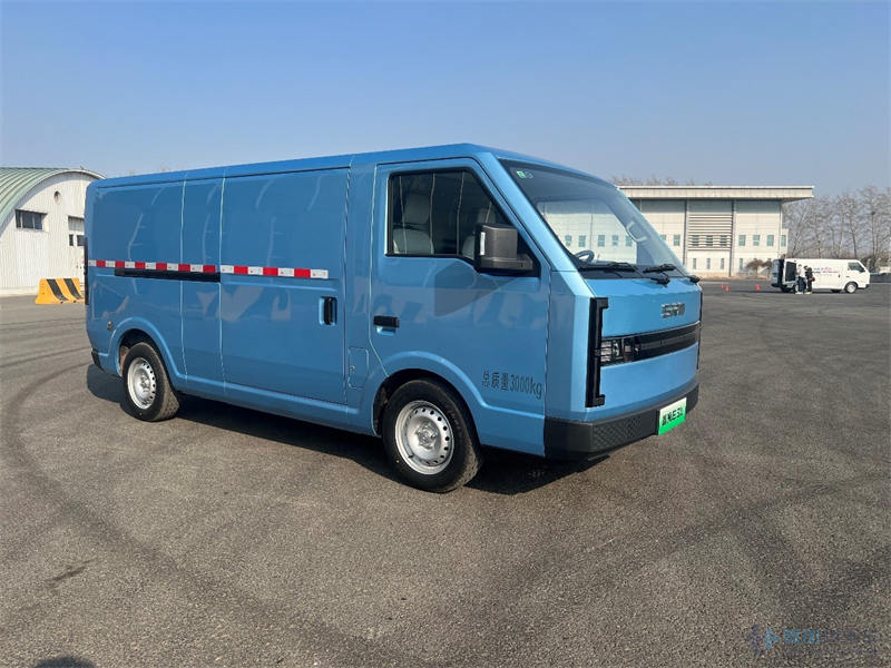 造型新颖 巨能“装” 鑫源E3实拍评测 - 第20张 - 提加商用车网 造型新颖 巨能“装” 鑫源E3实拍评测 - 第20张