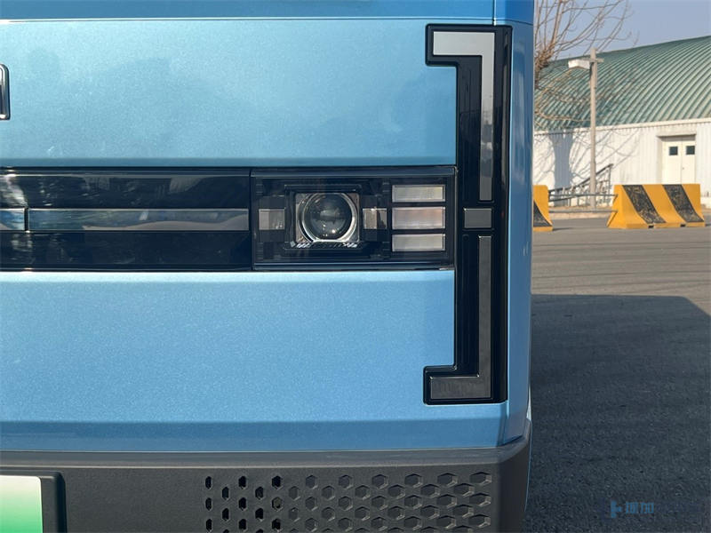 造型新颖 巨能“装” 鑫源E3实拍评测 - 第4张 - 提加商用车网 造型新颖 巨能“装” 鑫源E3实拍评测 - 第4张