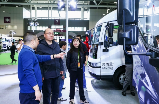 双轮驱动,绿色物流 比亚迪亮相深圳国际商用车生态博览会 - 第2张 - 提加商用车网 双轮驱动,绿色物流 比亚迪亮相深圳国际商用车生态博览会 - 第2张