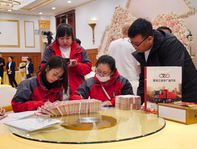 强劲可靠,用户认可 上汽红岩杰狮C6自卸车助力哈尔滨品质城建 - 第4张 - 提加商用车网 强劲可靠,用户认可 上汽红岩杰狮C6自卸车助力哈尔滨品质城建 - 第4张