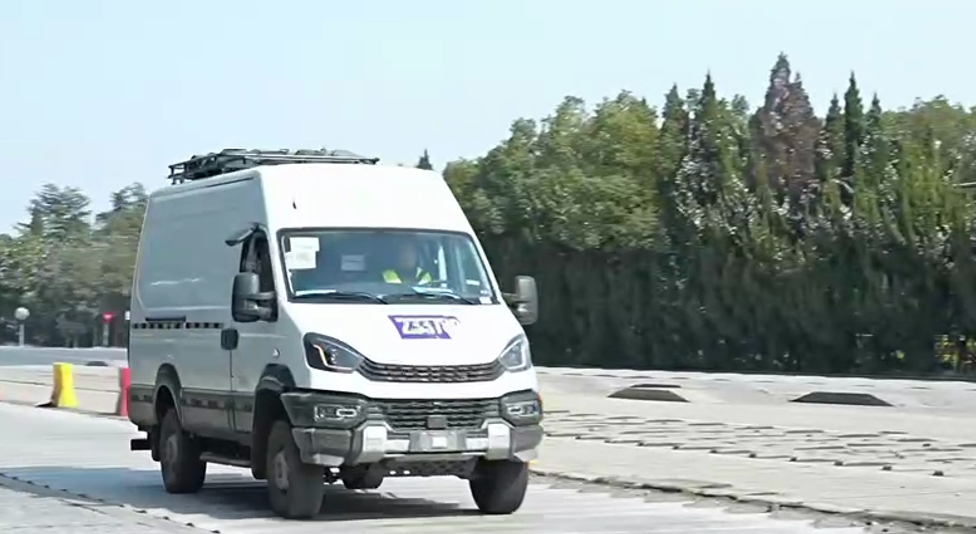 征服全地形!依维柯欧胜4X4今年即将上市,越野迷们有福了! - 第3张 - 提加商用车网 征服全地形!依维柯欧胜4X4今年即将上市,越野迷们有福了! - 第3张