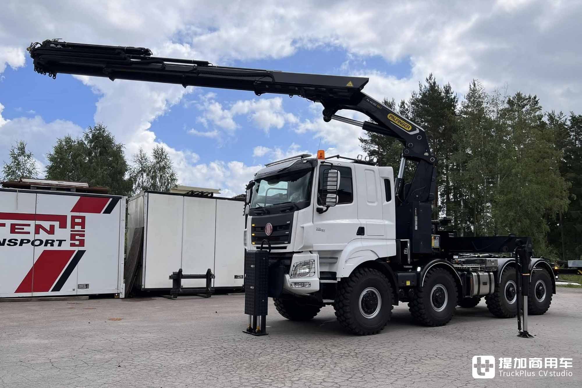 8x8驱动+全轮转向，还可横向“蟹行”移动？这台太脱拉凤凰不一般