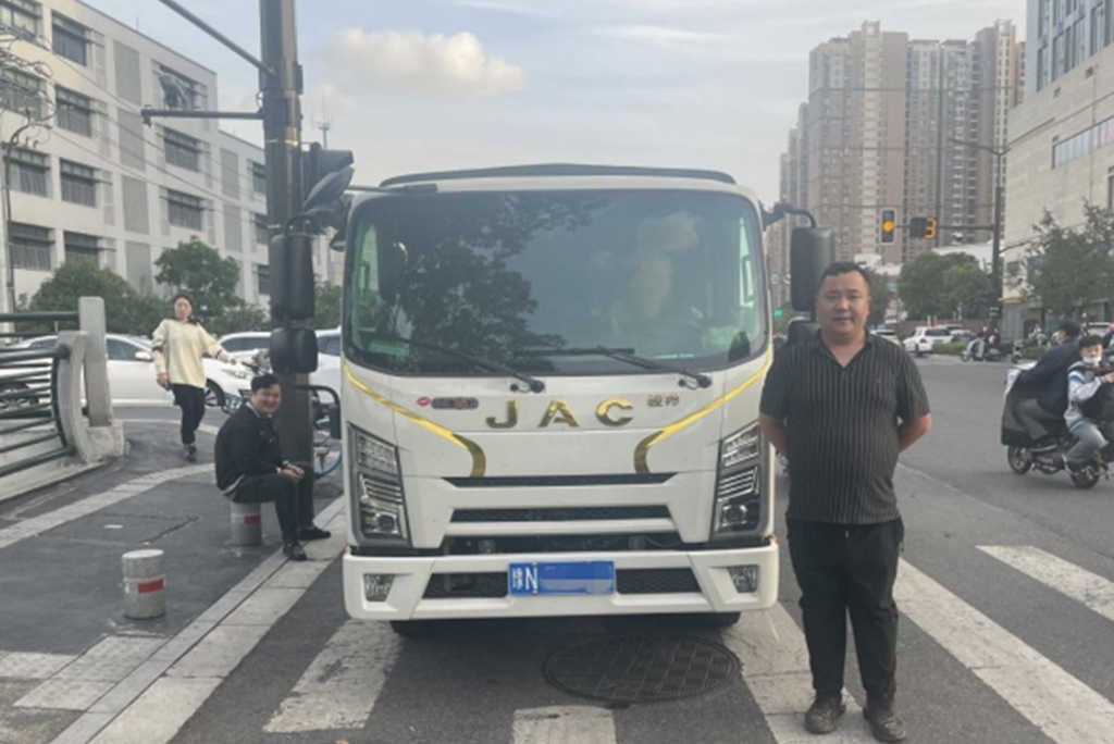再开十年江淮1卡骏铃金饭碗,水果批发老师傅为什么这样说?
